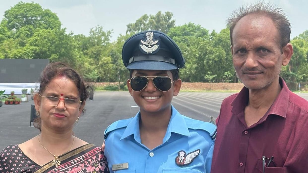 Jhansi: Father runs a grocery store, daughter becomes a Flying Officer.