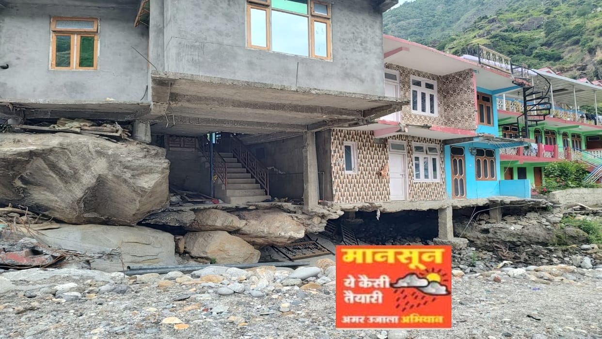 Neither was the bridge built nor was the debris cleared; Ganvi faces the threat of rain again, sparking panic