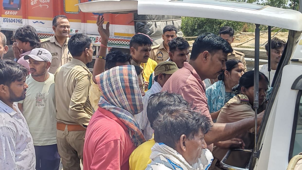 Two teenage girls drowned in Sai river one critical in jaunpur