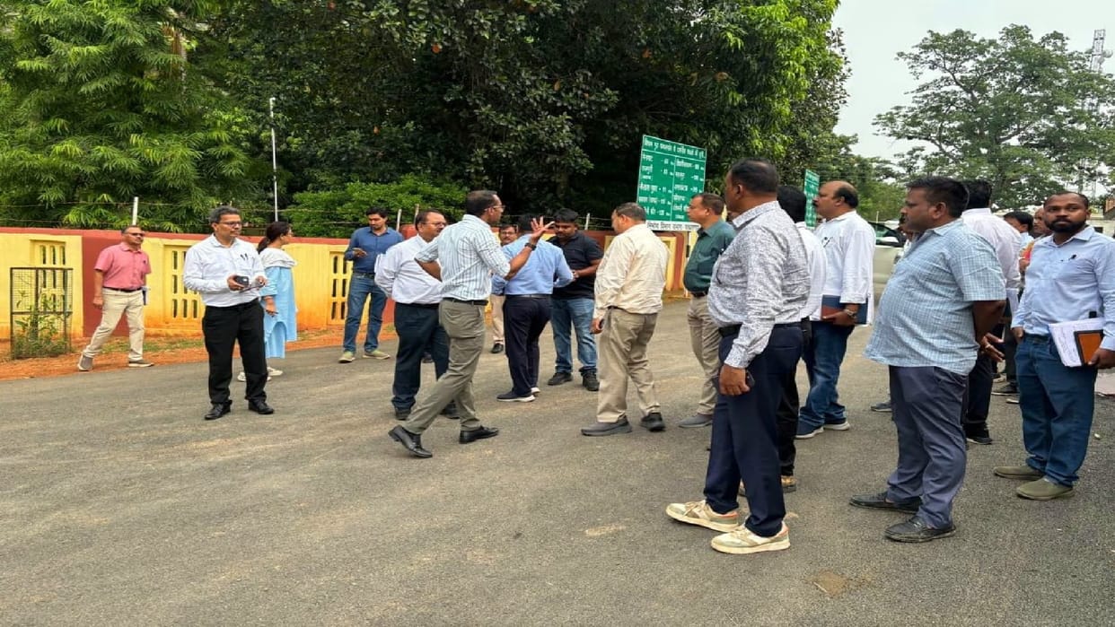 PWD Secretary strict on construction works in Jashpur, strict instructions given on quality and time limit