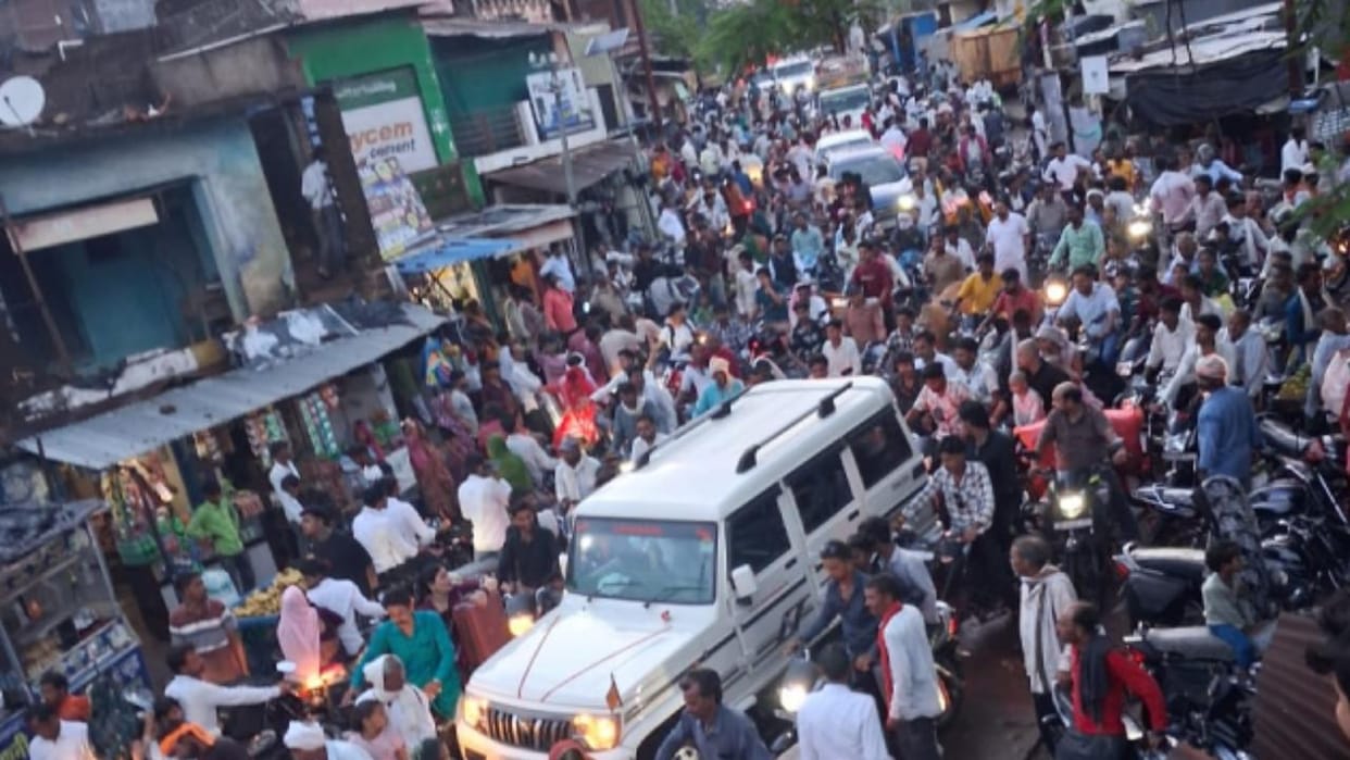 Lalitpur: Massive traffic jam in Bar town; video.
