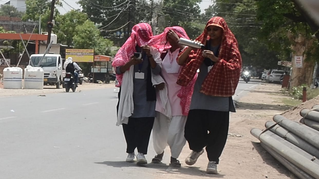 Prayagraj Temperature: No rain expected; heatwave alert until June 23.