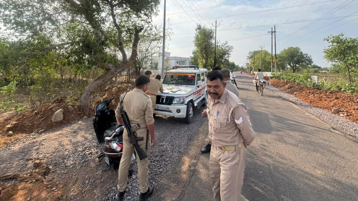 Jhansi: Body of young laborer found hanging