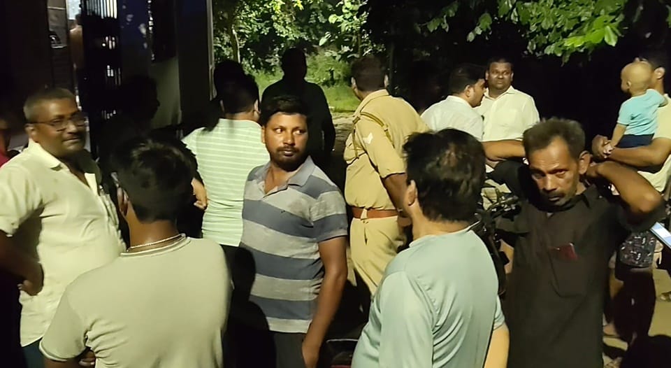People besieged a power substation in Moradabad; not even a lineman could be found to fix the fault