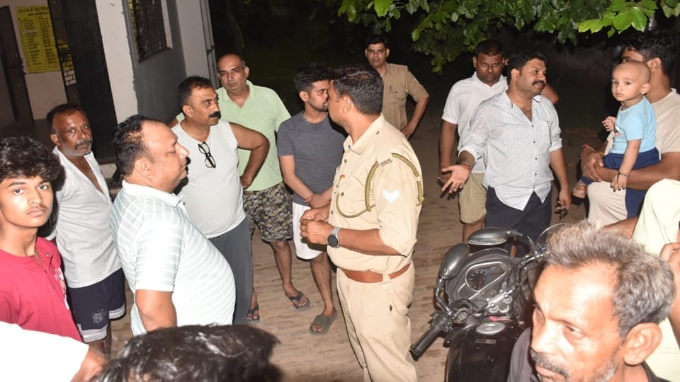 People besieged a power substation in Moradabad; not even a lineman could be found to fix the fault