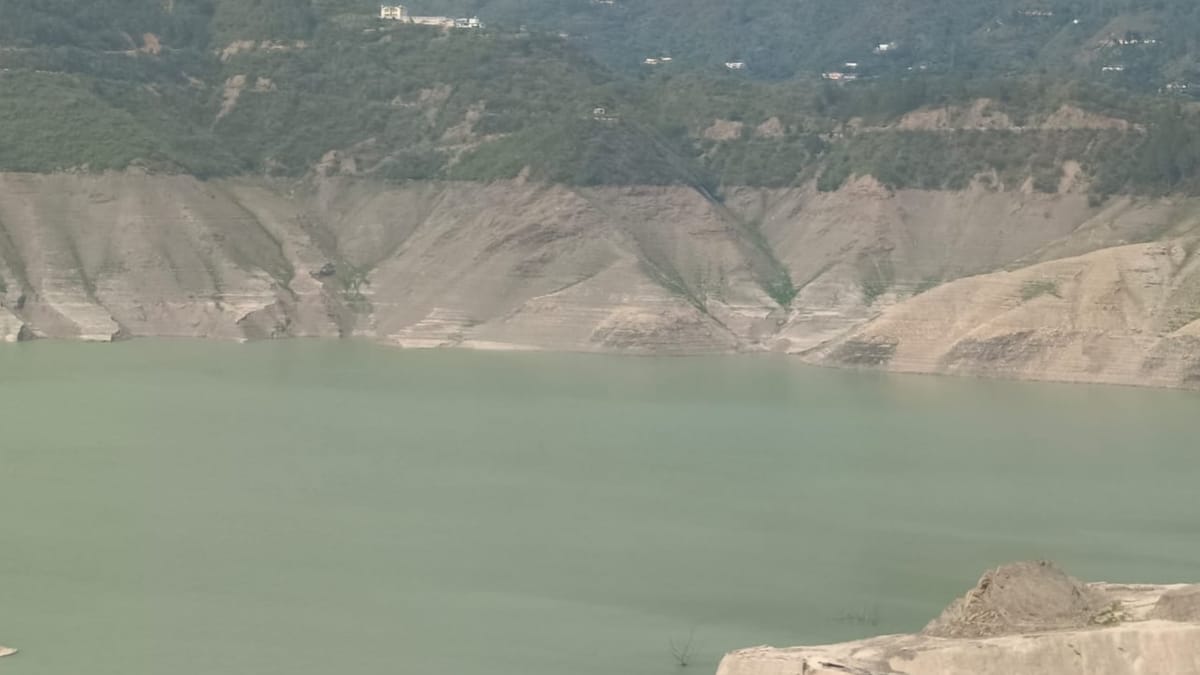 उत्तराखंड: 26 साल बाद भी टिहरी बांध विस्थापितों की पुनर्वास की पीड़ा बरकरार, बुनियादी सुविधाओं के लिए संघर्ष