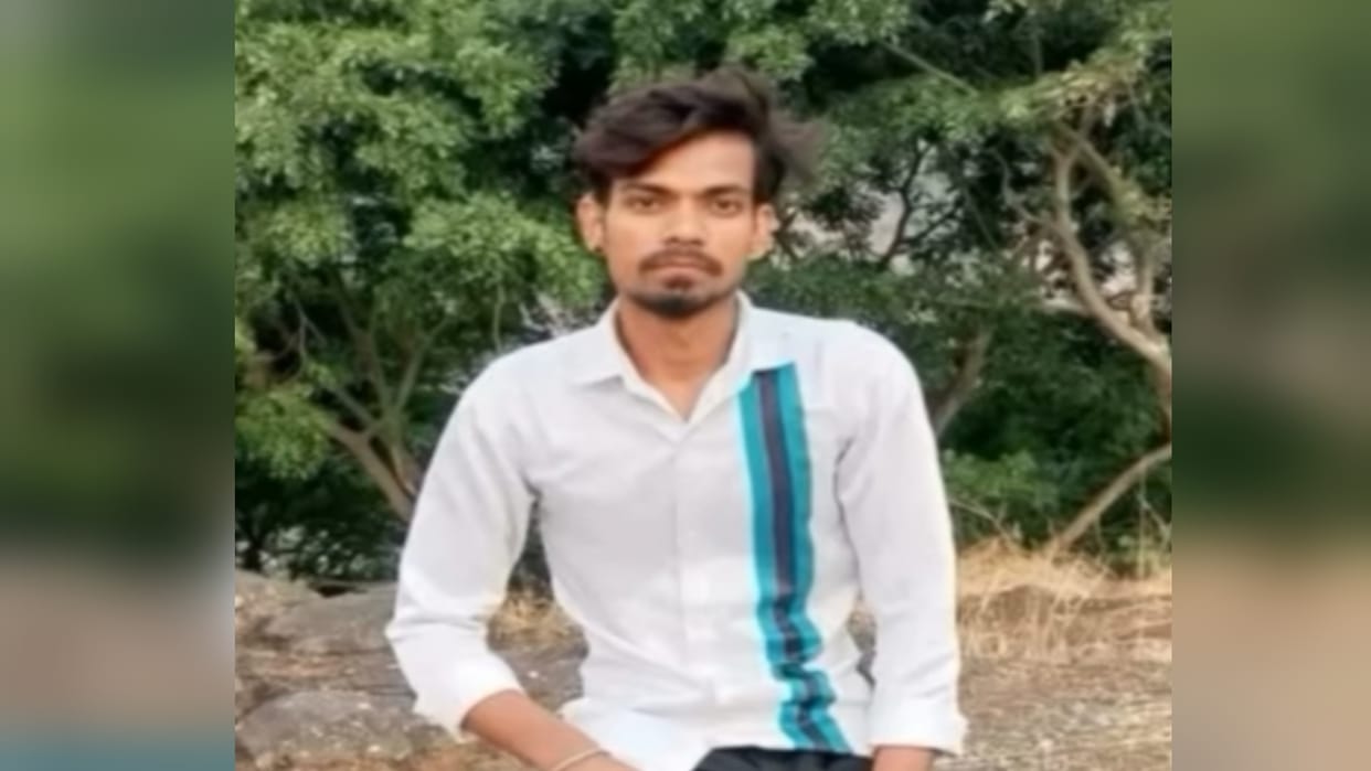 Prayagraj Accident News: Nephew dies in road accident, uncle critically injured.