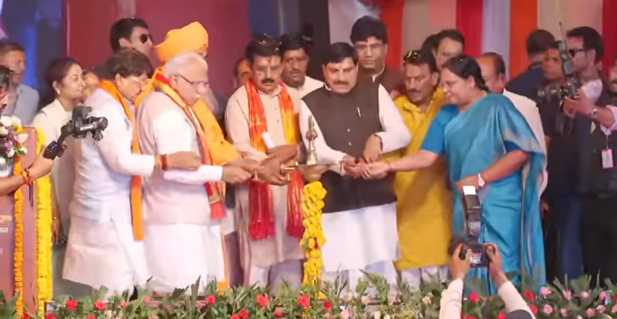 चंद्रावतीगंज में इंदौर उज्जैन काॅरिडोर का भूमिपूजना।