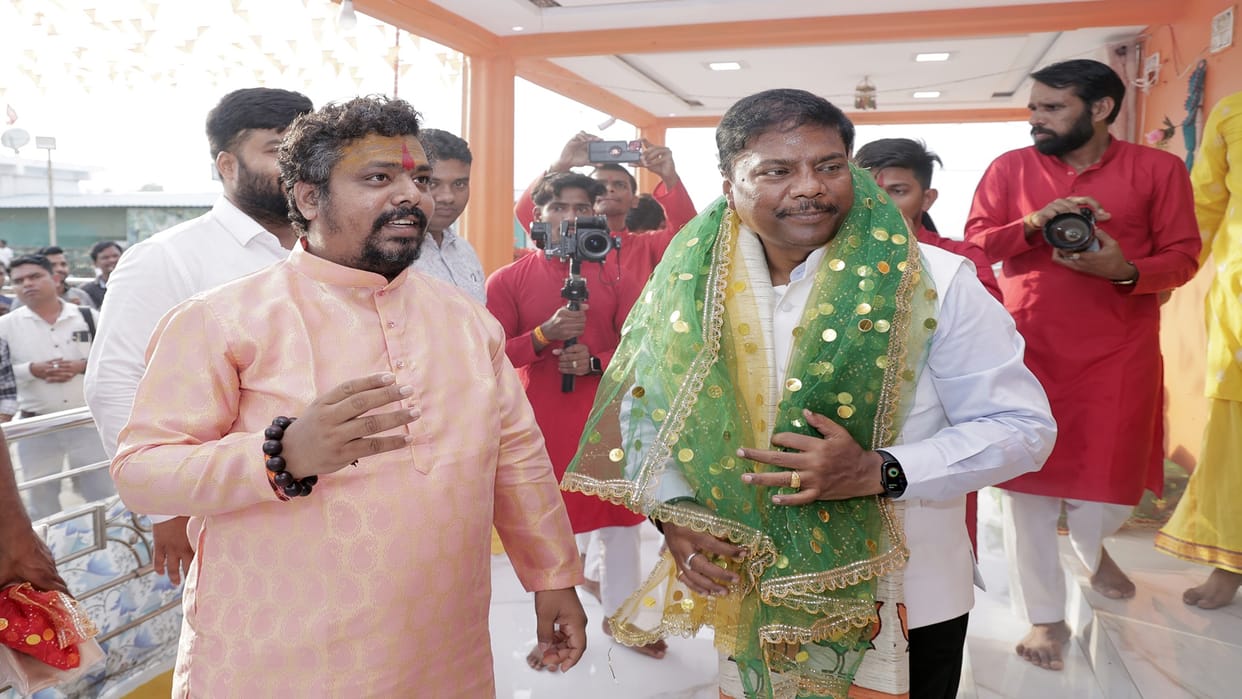 Kedar visited Maa Matangi divya dham, he prayed for state prosperity and sought blessings from Premsai Mahara