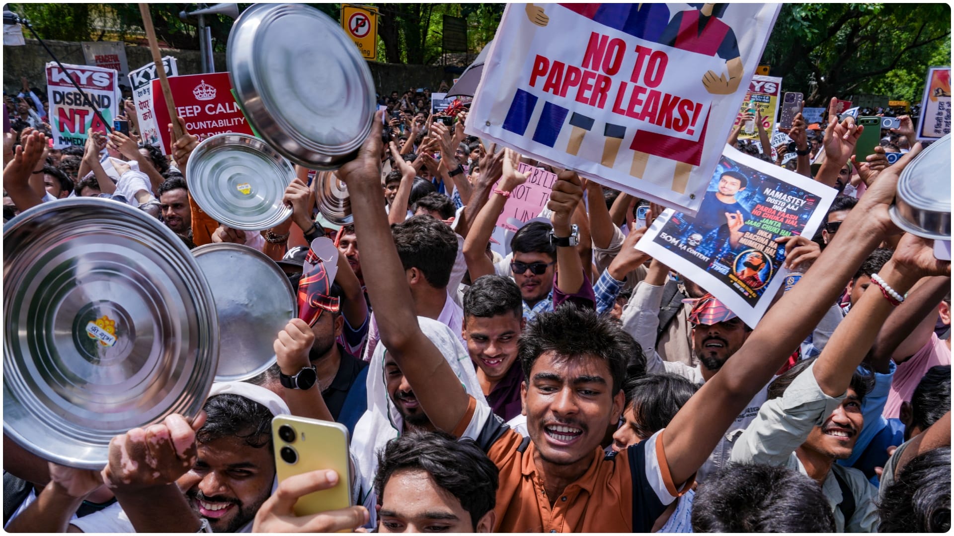 Cockroach Janata Party protest at Jantar Mantar continues for third day Abhijit Dipke demands full details