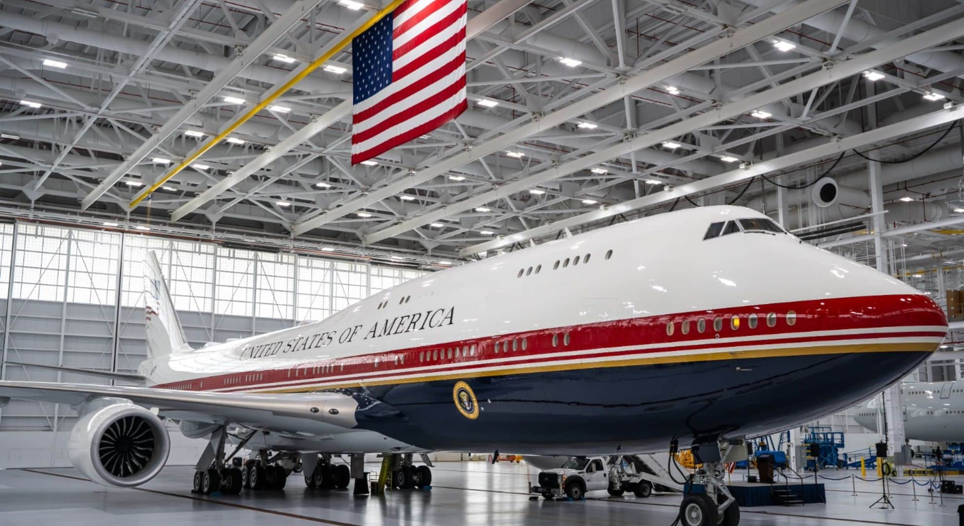 Trump unveils new Air Force One, a converted Qatari jet