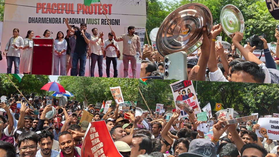 Cockroach Janta Party protest at Jantar Mantar