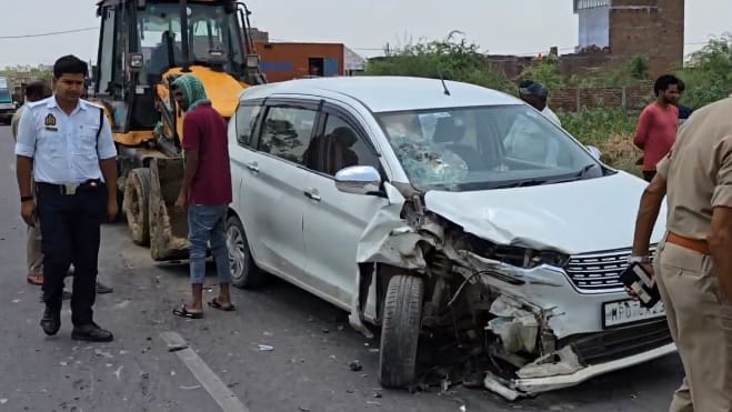 Hamirpur Accident Car and bike collide on NH 34 one person dead and another critically injured