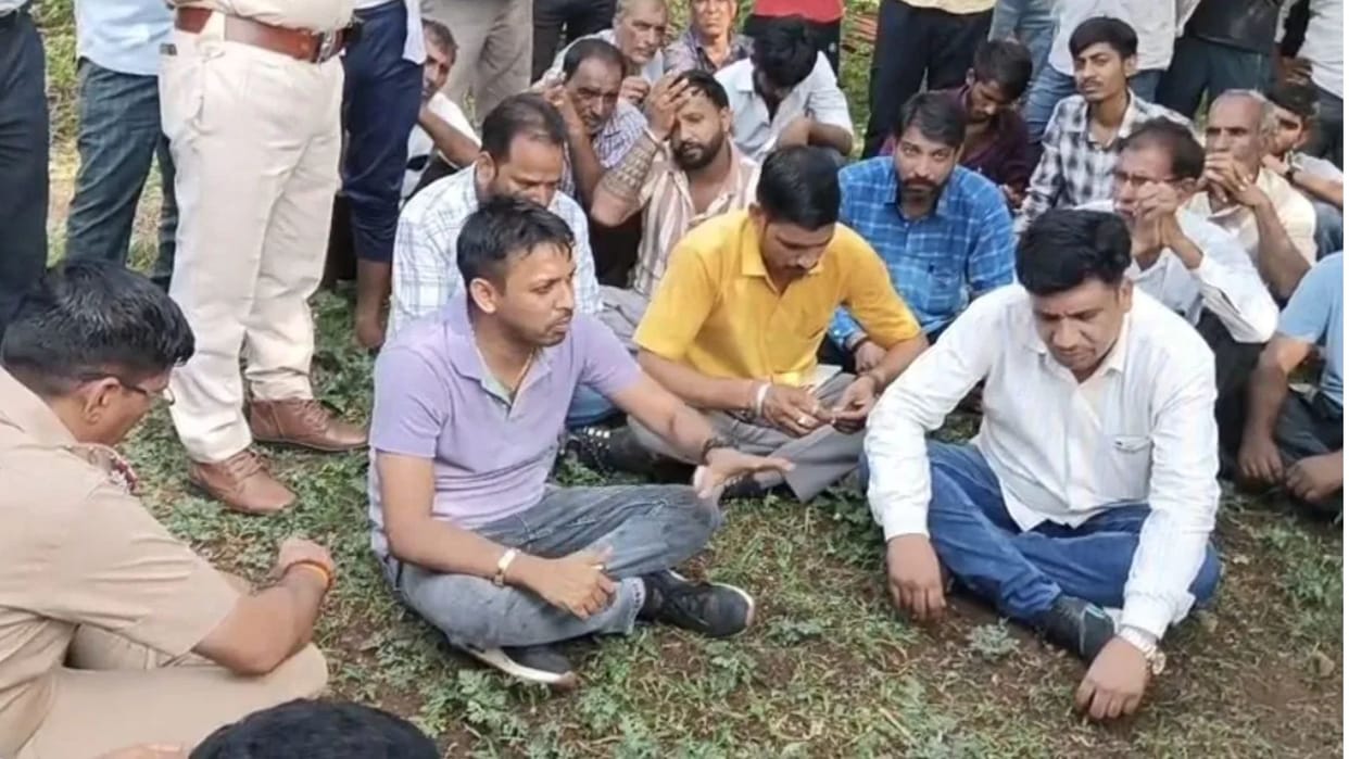 Grandfather and grandson die of electrocution; negligence alleged against the electricity corporation.