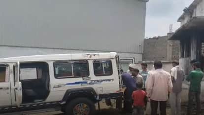 Dhar News: Woman consumes poison after dispute with husband, tries to poison children; both survive