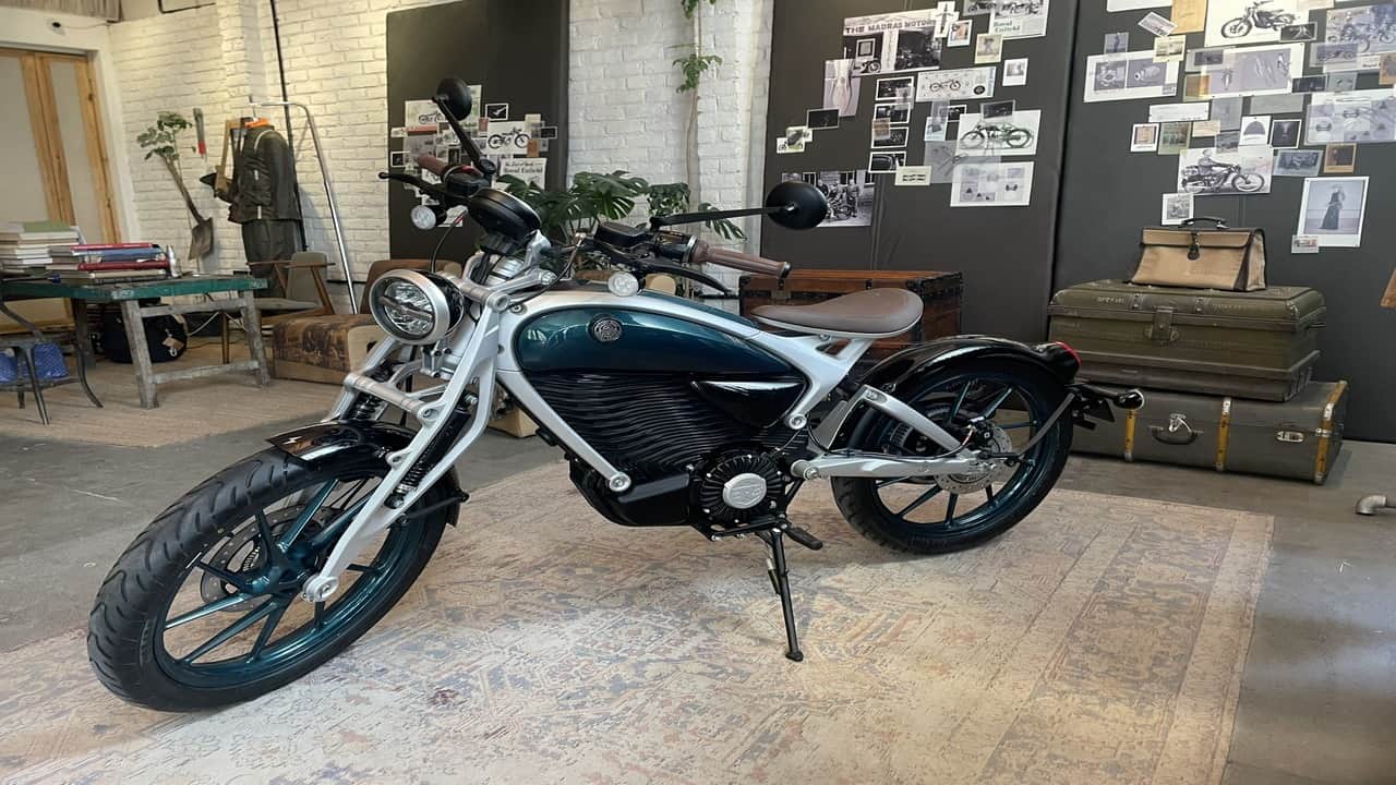Royal Enfield Flying Flea C6 Deliveries Begin in India: Electric Bike Offers 154km Range and BaaS Option
