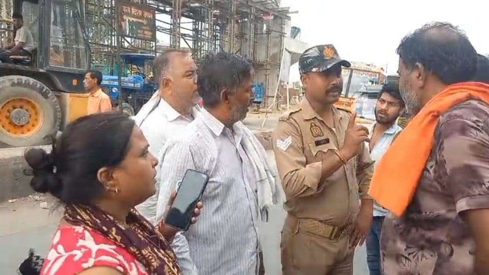 Passengers create ruckus after ARTO seizes bus in firozabad