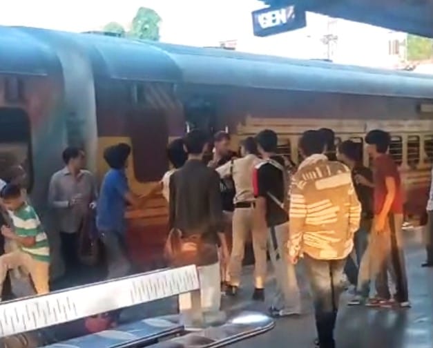 inside story of murder at Shahdara railway station many questions being raised