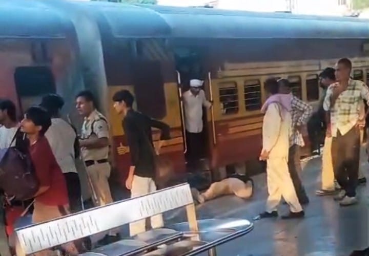 inside story of murder at Shahdara railway station many questions being raised