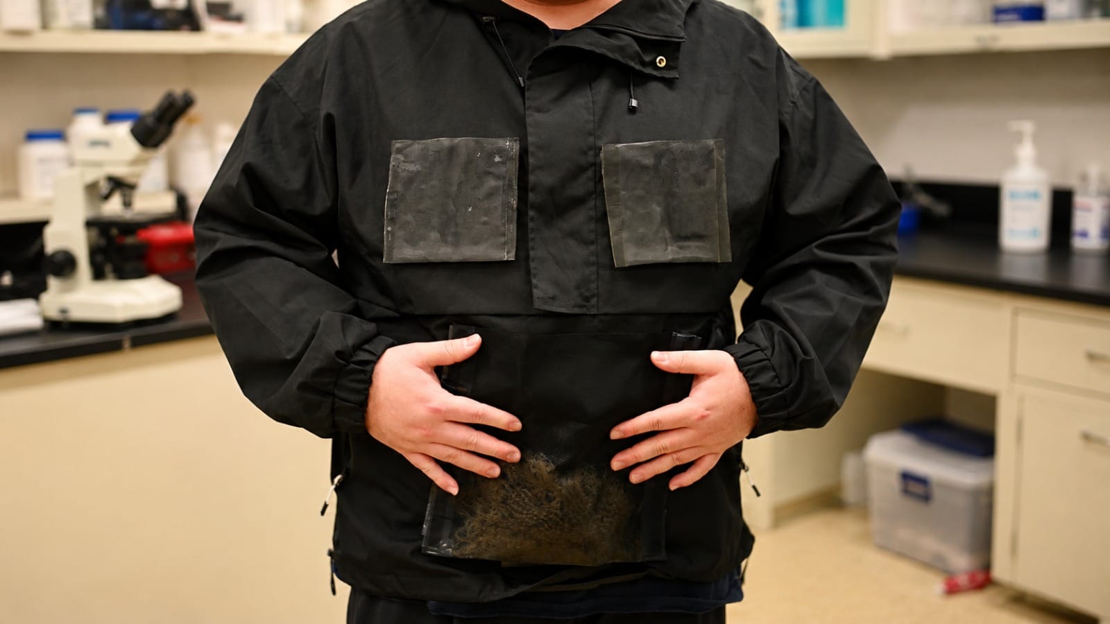 Water-Generating Jacket Converts Air Moisture Into Drinking Water, Produces Up to 1.3 Litres Daily