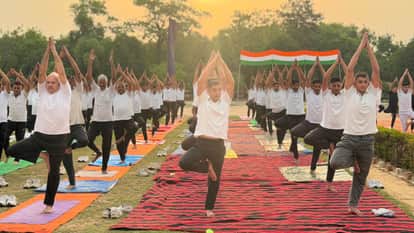 Leaders and ministers in Delhi, including LG Sandhu, performed yoga and listened to PM Modi's address.