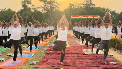 Leaders and ministers in Delhi, including LG Sandhu, performed yoga and listened to PM Modi's address.