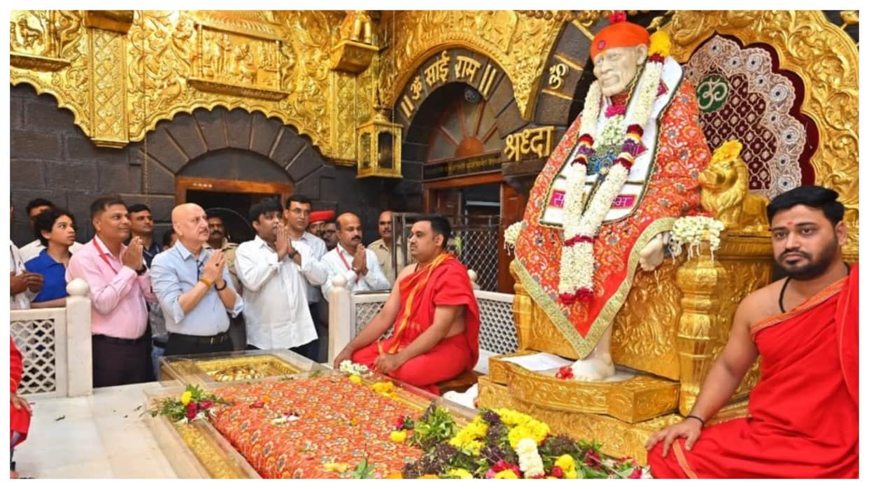 anupam kher seek blessings at shirdi sai baba temple share video