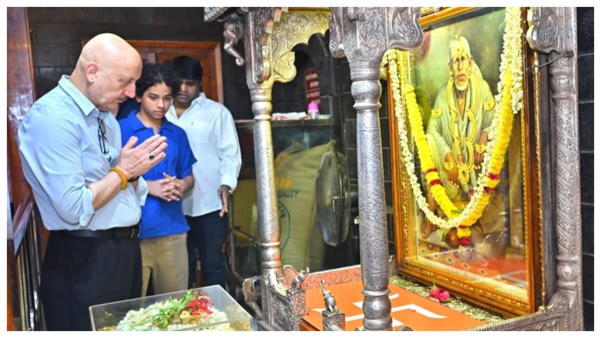 anupam kher seek blessings at shirdi sai baba temple share video