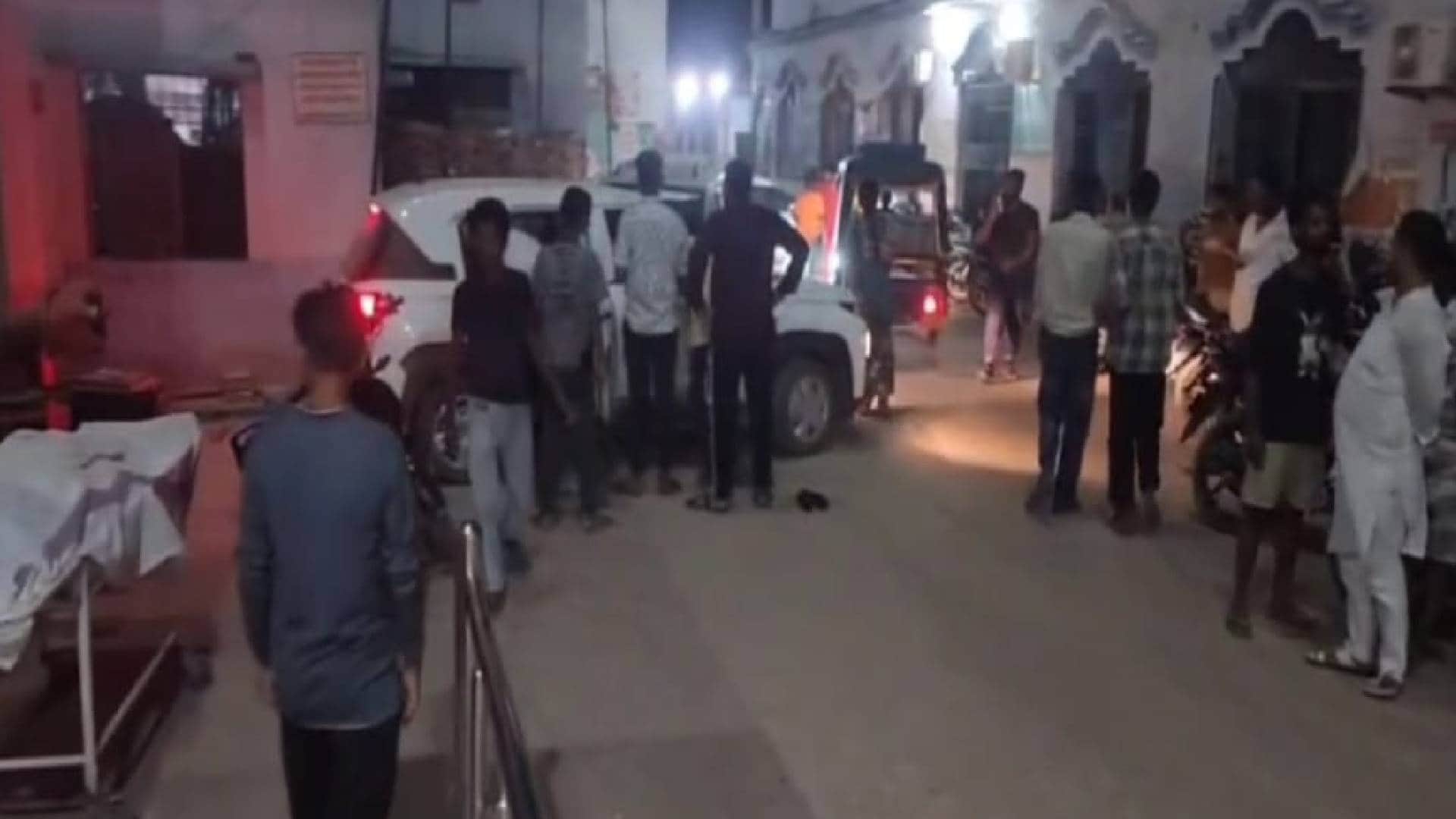 मौके पर एकत्रित हुए लोग