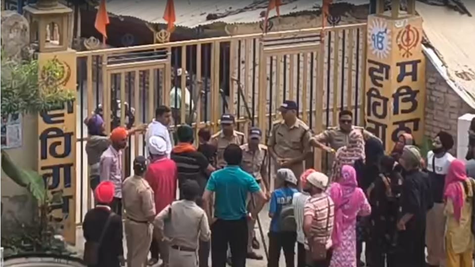 Rudraprayag Tension Nihangs Continue Standoff at Nagrasu Gurudwara 20 Hours High voltage Drama