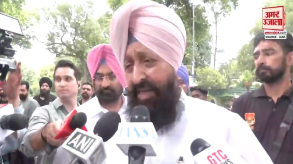 MLA Pratap Singh Bajwa meets Rahul Gandhi