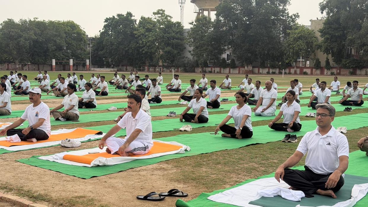 Kanpur yoga at Reserve Police Lines Police Commissioner calls yoga key to stress free and disciplined life