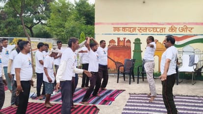 Yoga Day 2026: CM performs yoga at the foothills of Jhansi Fort; camps organized across the district.