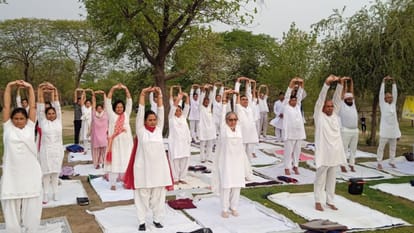 Leaders and ministers in Delhi, including LG Sandhu, performed yoga and listened to PM Modi's address.