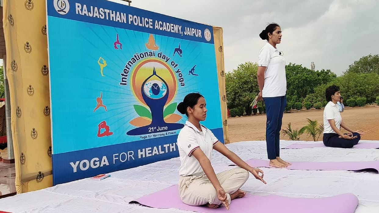 Yoga Day 2026 Over 1100 Cops Perform Asanas Led by DGP at Rajasthan Police Academy