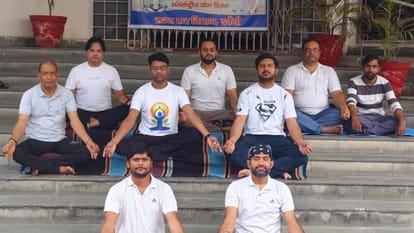 Yoga Day 2026: CM performs yoga at the foothills of Jhansi Fort; camps organized across the district.