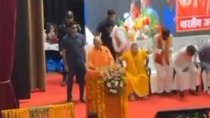 Jhansi: A tussle over a chair was witnessed on stage during the CM's event