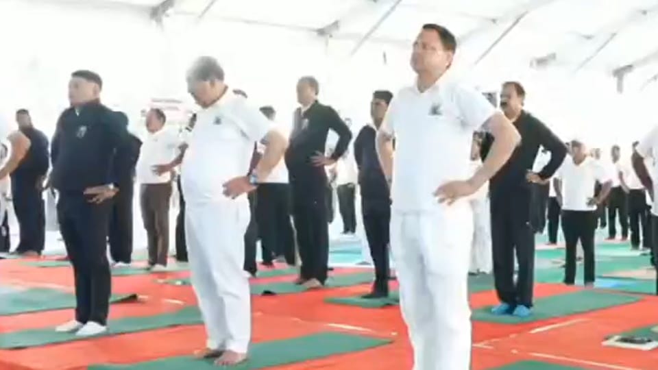 International Yoga Day 2026 CM Dhami and Ministers and Public Doing Yoga on Grand Level