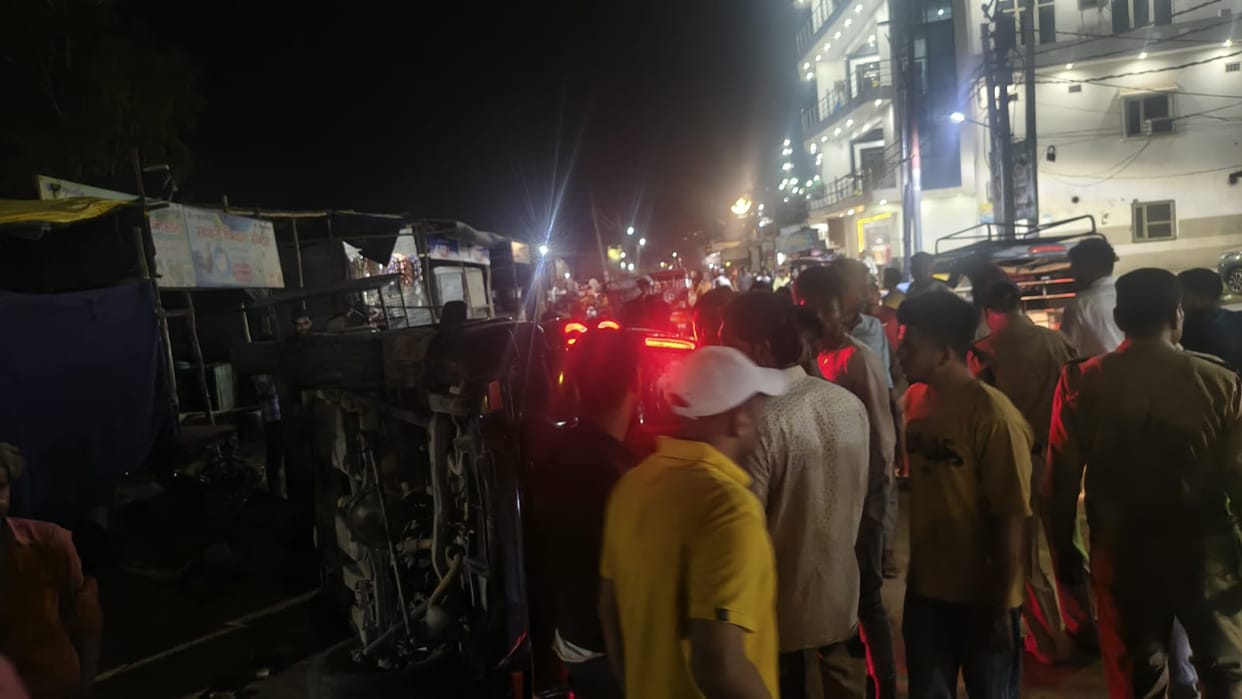 Piran Kaliyar Accident Uncontrolled Scorpio ploughs into crowd striking several people two in critical conditi