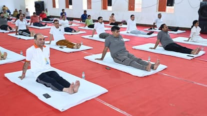 Yoga Day 2026: CM performs yoga at the foothills of Jhansi Fort; camps organized across the district.