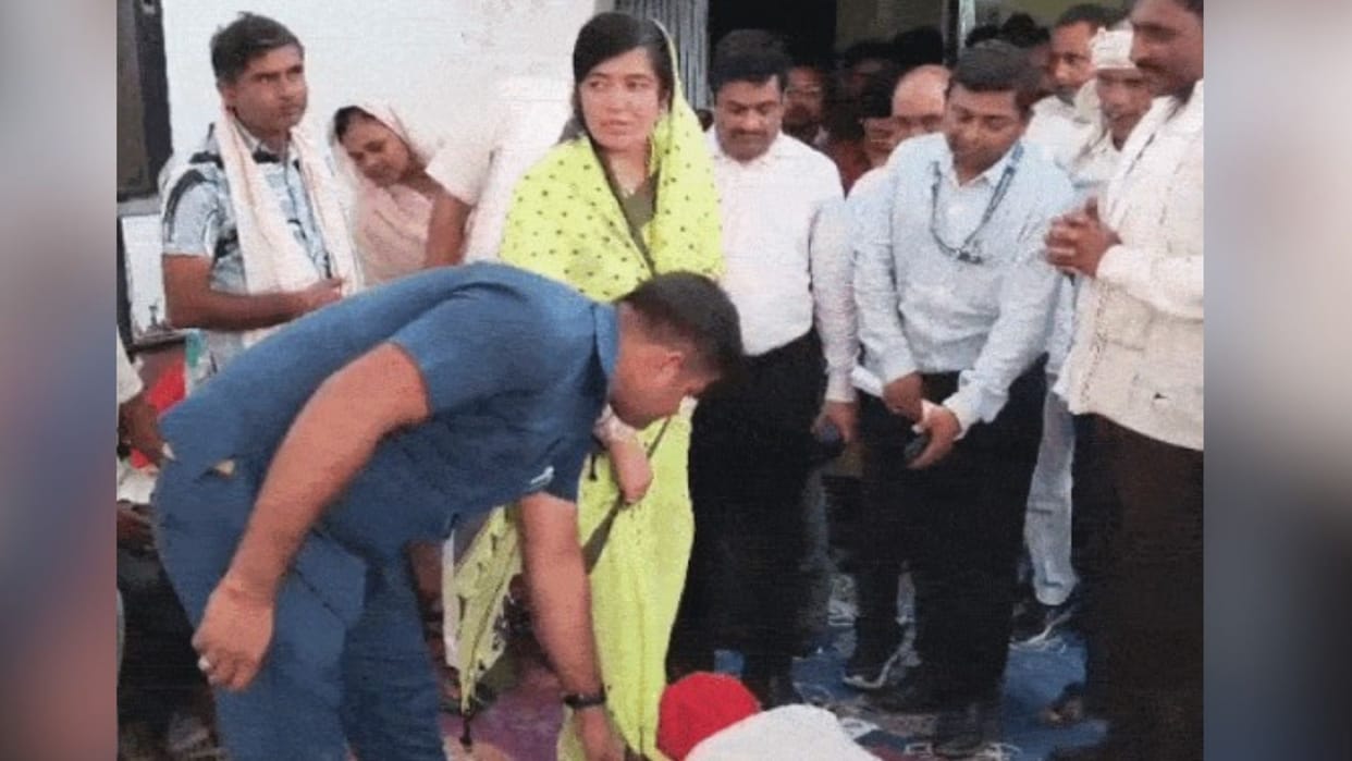 "Oh my goodness... haven't you received the tricycle yet?" MLA Reeti Pathak expressed surprise.