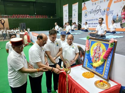 International Yoga Day 2026 CM Dhami and Ministers and Public Doing Yoga on Grand Level