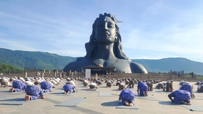 An ocean of yoga surges in shadow of Adiyogi Miracle of Mind app launched in Kannada