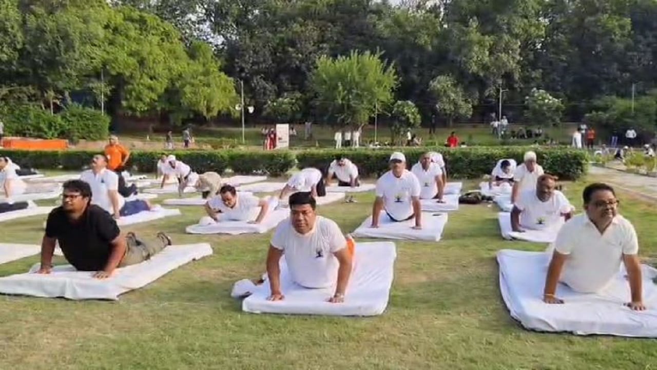 Yoga Day 2026 thousands of people including ministers and officials performed yoga in Bareilly