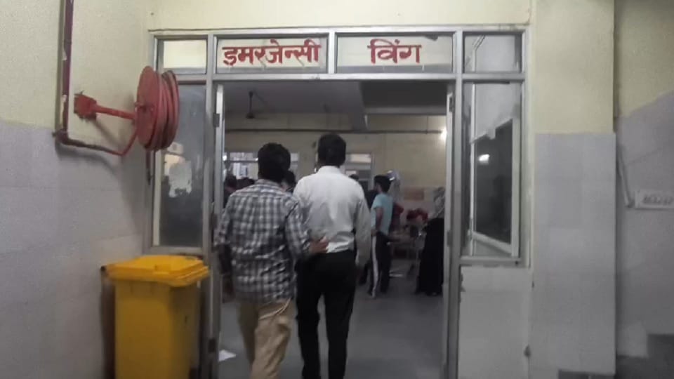 Bijnor: Young woman sets herself on fire and enters City SHO's office; sustains 60 pc burns.