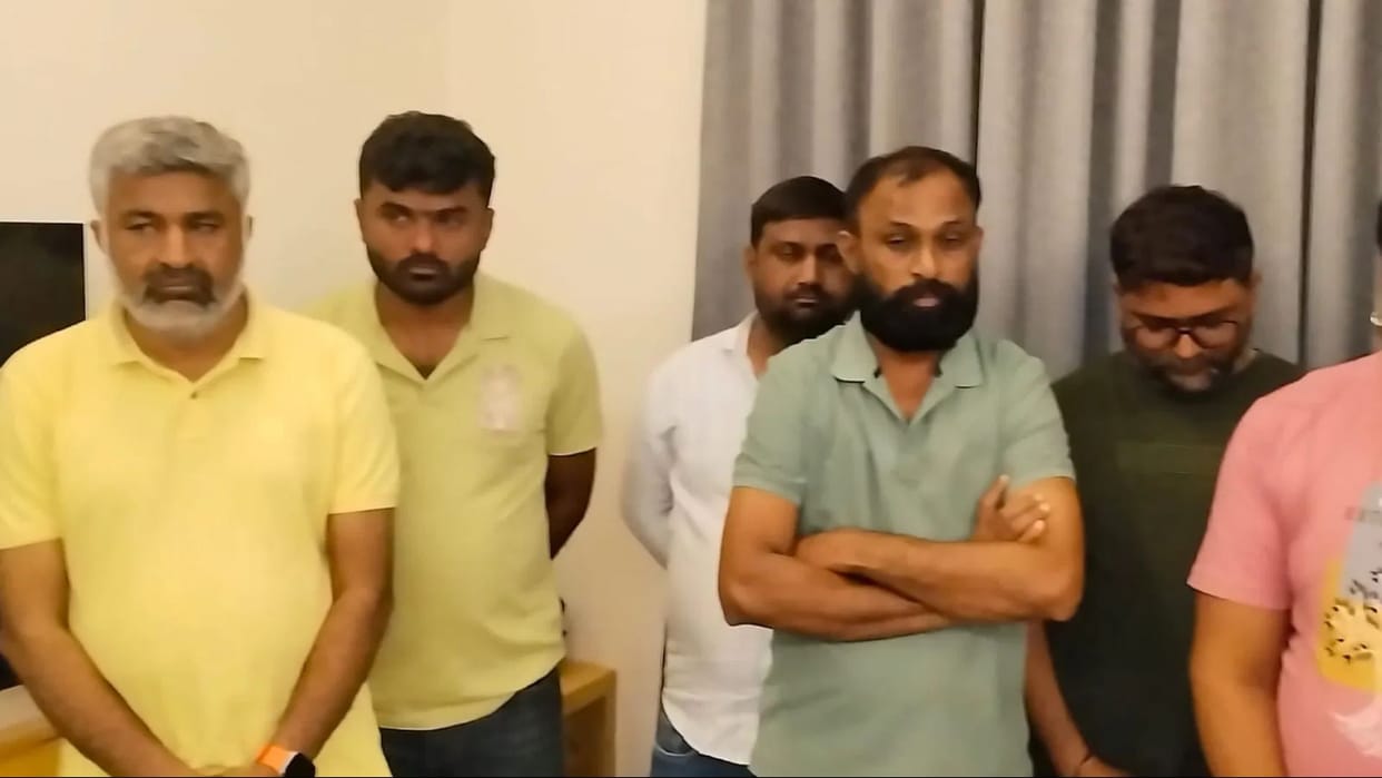 14 people from Gujarat arrested for gambling in a hotel villa
