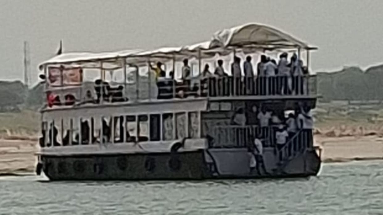 Barge engine stalls mid-Ganga Water police rescue 40 passengers 30 minutes chaos and distress