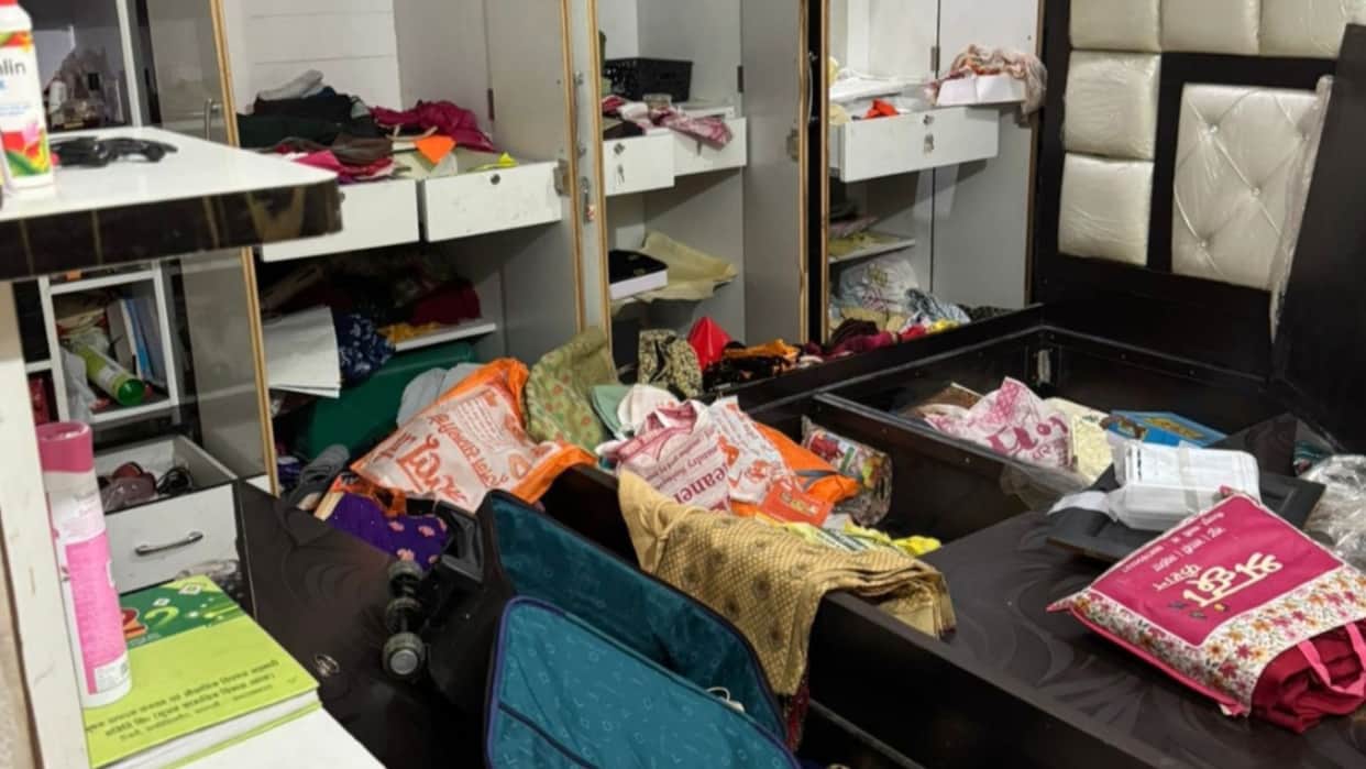 Thieves partied after stealing goods worth 20 lakh broken suitcases and empty liquor and water bottles