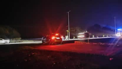 Jhansi: It remains dark at night on the Chirgaon bypass; the entry point to the town is hard to spot.