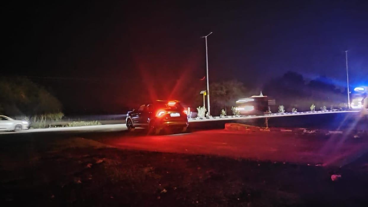 Jhansi: It remains dark at night on the Chirgaon bypass; the entry point to the town is hard to spot.